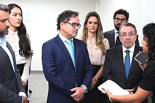 Deputados e diretoria da OAB discutem projeto que aumenta custas judiciais
