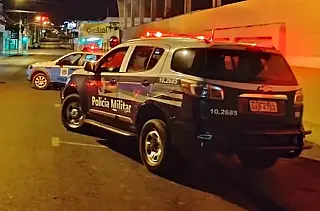PM prende homem que jogou água fervente em vítima de 62 anos