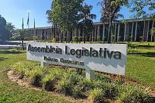 Projeto "Câmara Vai à Escola" de Aparecida do Taboado visita o parlamento estadual