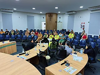 Câmara homenageia instituição por trabalho com dependentes químicos