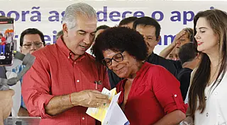 Programas do Governo para ajudar famílias carentes são destaque no Brasil