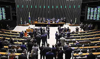 Câmara Federal terá renovação de 41% em 2027