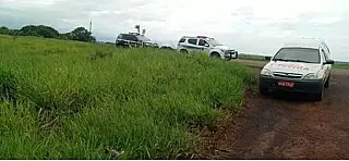 Mulher é encontrada morta com o pescoço quebrado na margem da BR-060.