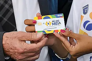 Pé-de-Meia: estudantes começam a receber incentivo de até R$ 1.200 nesta terça-feira