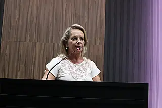 Vereadora Vilma justifica apresentação de projeto aprovado por vereadores