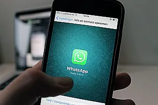 Ofensas enviadas por mensagens de WhatsApp configuram crime de injúria