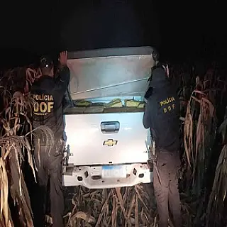 Caminhonete carregada com mais 1t de maconha é recuperada em milharal