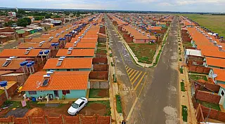 Governo entrega mais de 8,7 mil casas e prevê a contratação de mais duas mil