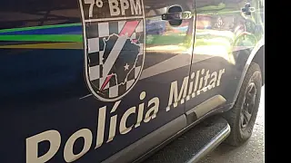Com faca cravada na cabeça, comerciante apreende adolescente durante roubo