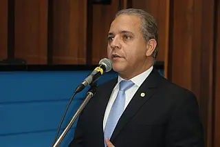 Por trânsito seguro, Coronel David solicita redutor de velocidade na frente de escola