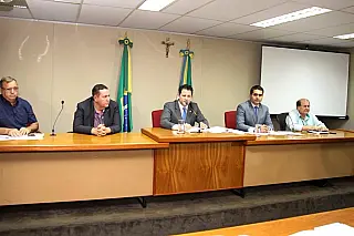 Propriedade, direitos do idoso e economia de água na pauta da AL