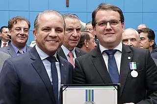 Coronel David entrega Comenda do Mérito Legislativo a personalidades que contribuem ao MS