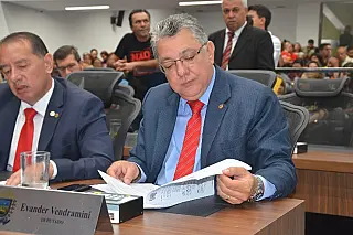 Covid-19: Evander quer cobertura garantida dos planos de saúde durante pandemia