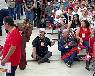 Carlos Bernardo referenda pré-candidatura em encontro do PT na capital