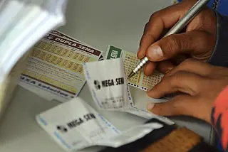 Apostas na Mega da Virada movimentam lotéricas; prêmio já chega a R$ 225 milhões