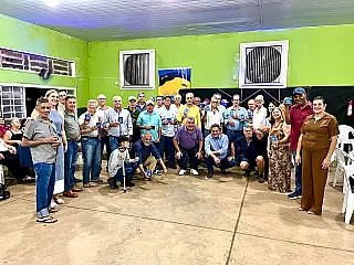 Dia dos Pais é celebrado com emoção, carinho e alegria entre os idosos do SCFV