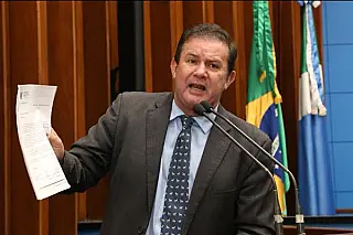 Rocha propõe à JBS reabrir portas e readmitir seus 700 funcionários