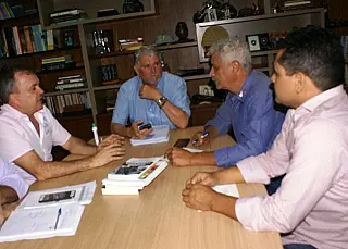 Prefeito continua despachando e confia em recurso contra sentença