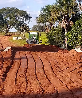Manutenção em estradas rurais de Selvíria melhora mobilidade e escoamento da produção