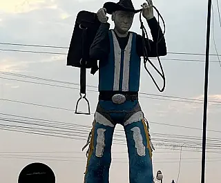 Monumento do Peão Cassius Klei é revitalizado em Cassilândia