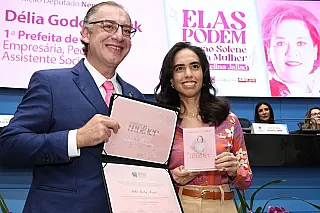 Neno Razuk homenageia Délia Razuk e destaca a força feminina na política