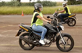 Corpo de Bombeiros e Detran-MS lançam curso de pilotagem