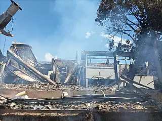 Rancho é alvo de criminosos; lancha e barco são furtados e estrutura é incendiada