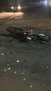 Acidente entre carro e moto na Avenida Brasil gera repercussão e versões controversas