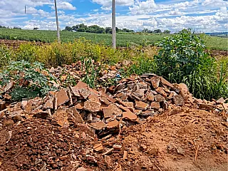 Fazenda é investigada por descarte de resíduos a céu aberto em Nova Alvorada do Sul