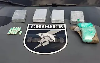 Choque flagra adolescente com cocaína e prende outros 4 comparsas com R$ 17 mil

