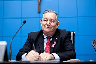 Antônio Vaz quer prioridade no atendimento para detectar o câncer em crianças e jovens