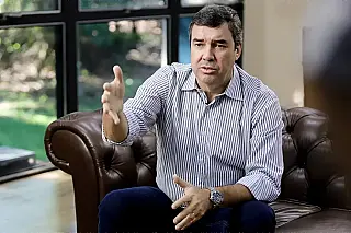 Inteligov/EXAME aponta Eduardo Riedel na liderança
