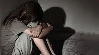 Menina de 7 anos é estuprada por amigo de pai durante visita