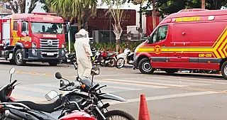 Enxame de abelhas causa correria na Praça da República em Paranaíba