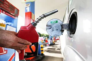 Presidente quer alterar a forma dos estados cobrarem o imposto sobre gasolina e diesel