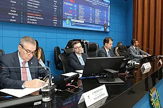 Na primeira sessão da semana, deputados votam seis projetos