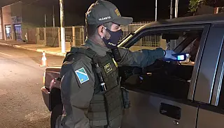 Operação flagra 40 motoristas embriagados e aplica 106 multas em MS
