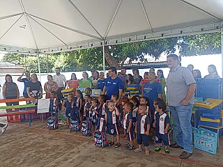 Prefeitura investe quase R$ 5 milhões na educação e garante kits completos para alunos