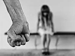 Padrasto que estuprava menina e ameaçava família com arma é condenado a 14 anos