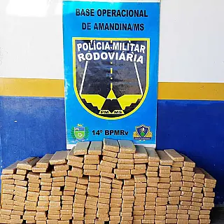 Após tentativa de fuga, PMR prende traficante com carregamento de maconha