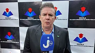 Eduardo Rocha destaca a importância da parceria entre poderes durante seminário de vereadores