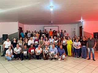 Angélica entrega cartilha que fortalece atendimento a crianças e adolescentes vítimas de violência