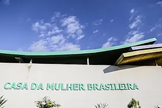 Transexual é vítima de estupro coletivo após ser sequestrada em Campo Grande