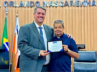 Ber Galter homenageia Padre José Maria por atuação em Aparecida do Taboado