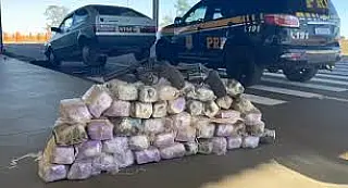 PRF apreende 12,9 kg de cocaína e armas durante abordagem na BR-158 em Paranaíba