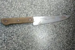 Homem não aceita separação e acaba esfaqueado no abdômen por esposa