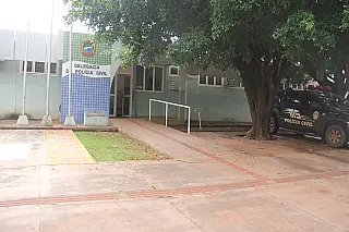 Ladrões levam R$ 8,8 mil de residência na região central de Sidrolândia