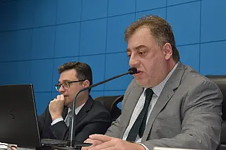 Neno Razuk solicita recapeamento asfáltico para Jardim Água Boa em Dourados
