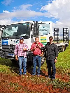 Prefeitura realiza entrega de Caminhão Prancha nesta Quinta- Feira