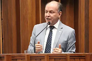 Deputados analisam quatro propostas nesta terça-feira